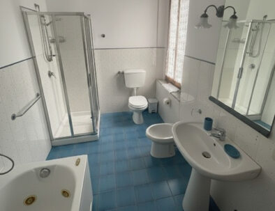 Bagno camera pervinca