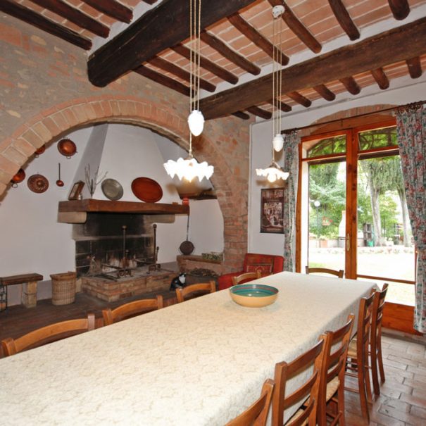 camino-cucina-Villa-remignoli